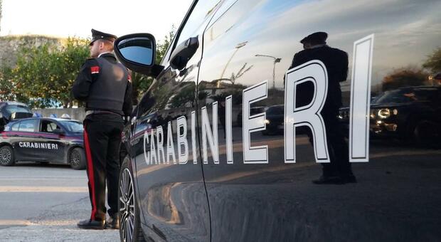  Raid in un bar ad Arzano, spunta una pistola: tre arresti, vendetta contro un pentito 