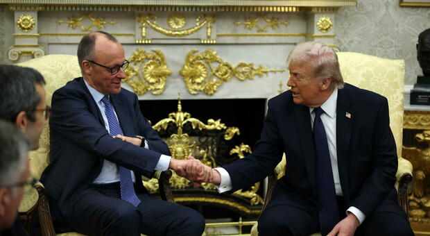 immagine Trump attacca Spagna e Gran Bretagna: «Deluso da Starmer, non è Churchill. E stop a scambi con Madrid»