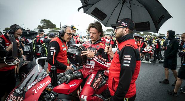 Tommaso Raponi, il meccanico di Fontana Liri sul podio del Superbike con Bulega: «Ogni gara è una gioia»