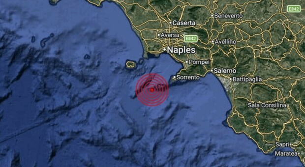 Terremoto nel Mar Tirreno, violenta scossa di 5.9 registrata nel Golfo di Napoli: sisma avvertito anche a Milano