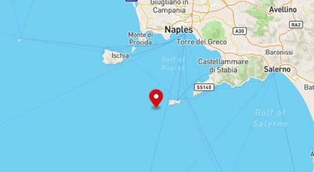 https://statics.cedscdn.it/photos/MED/2026/03/10/9407231_10102112_terremoto_golfo_napoli.jpg