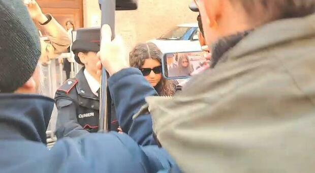  Chiara Petrolini, chiesti 26 anni per gli omicidi dei figli neonati. «Non sono una madre assassina. Quei bambini erano parte di me» 