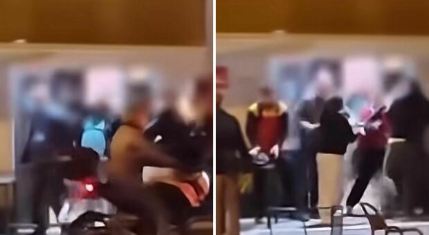  Tenta di rapire una bimba di due anni, il padre la trova e l'aggredisce: il video 