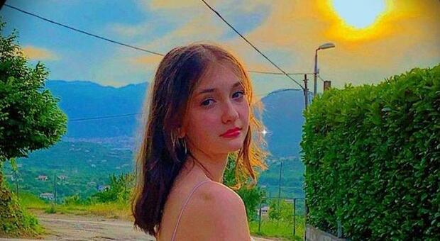  Sedicenne folgorata dal caricabatteria, indagini chiuse: in sei verso il processo 