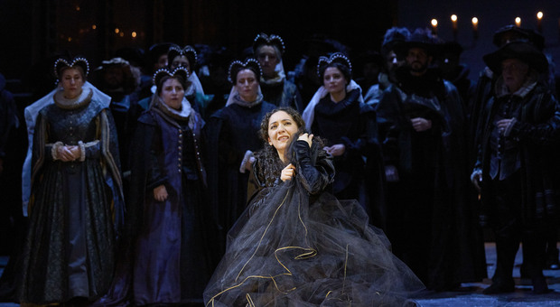  Teatro San Carlo, malore per il soprano Rosa Feola nel ruolo di «Lucia di Lammermoor» 