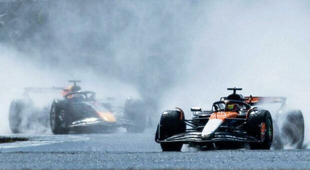Un gran premio sotto il diluvio. Con pneumatici Pirelli