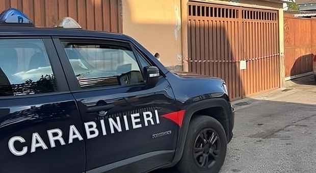  Villaricca, lite in condominio: uomo strappa con un morso l'orecchio del proprietario di casa 