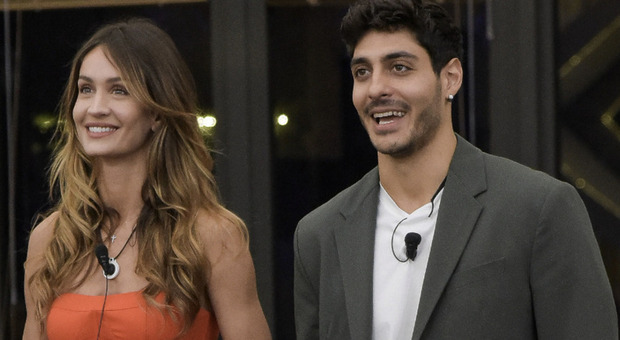 Helena Prestes lascia l'Italia, l'annuncio: «Volerò a New York per lavoro».  Il viaggio da sola e i piani con Javier Martinez