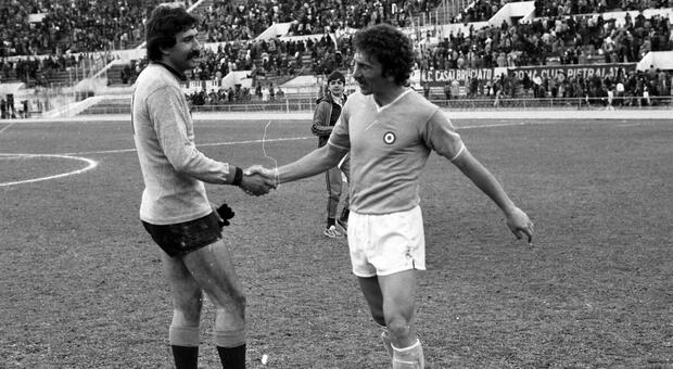  Morto Beppe Savoldi, il cordoglio del Napoli: «Indimenticabile emblema del calcio italiano» 