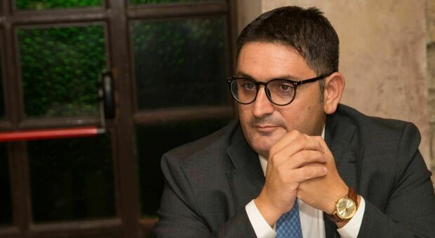  Pozzuoli, il Prefetto risponde al sindaco Manzoni: «Subito un tavolo per la crisi del settore ittico nei Campi Flegrei» 