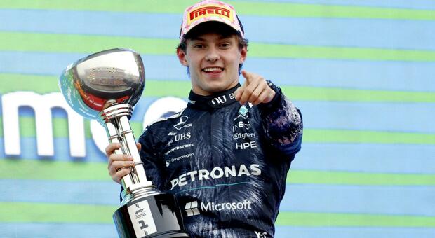 Kimi Andrea Antonelli sul podio di Suzuka