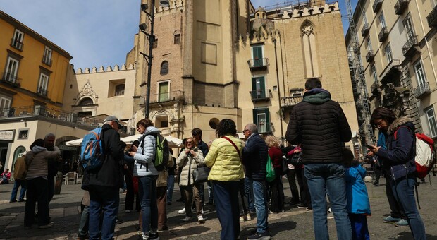  Pasqua a Napoli, stop ai cantieri: potenziati tutti i servizi 