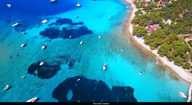  La Laguna Blu (che quasi nessuno conosce) a 2 passi dall?Italia. ?Mare come ai Caraibi? 