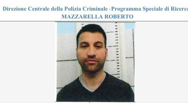  Roberto Mazzarella, arrestato il boss tra i quattro più pericolosi per il Ministero dell'Interno: era in un resort con moglie e figli 