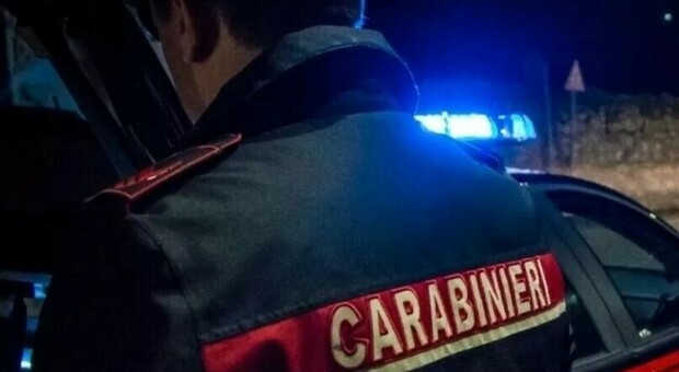 Sparatoria nella notte, sei colpi contro un'abitazione: indagini in corso 