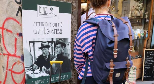  Napoli città calamita, tra Pasqua e Pasquetta «Mai visti tanti turisti» 