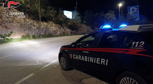 Salento, investe un 29enne e scappa: finisce la caccia al pirata della strada. Un 26enne dai carabinieri