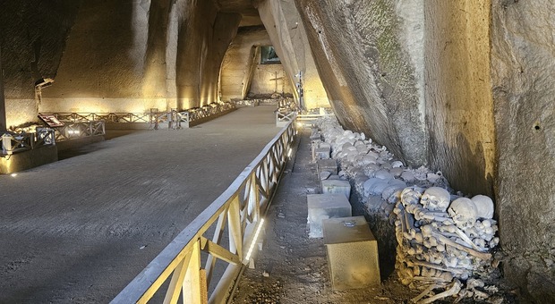  Siamo entrati nel cimitero delle Fontanelle: «Ecco la nuova sfida del rione Sanità» 