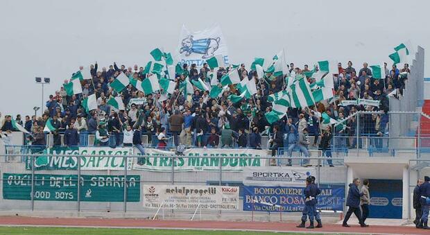Guardò la partita dal balcone, capo ultrà non violò il daspo