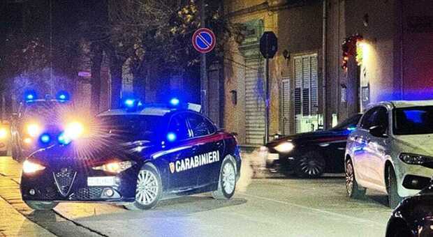 Assalto al centro scommesse, colpo da 2mila euro: ladri presi dopo lo schianto in ztl