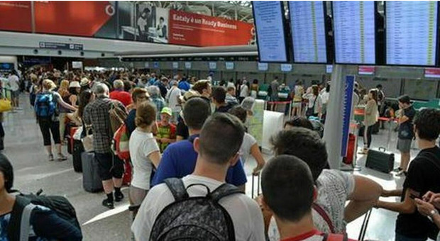  Aeroporti, entrato in vigore il nuovo sistema di controlli Ees: previste code anche di dure ore. Ecco come funziona 