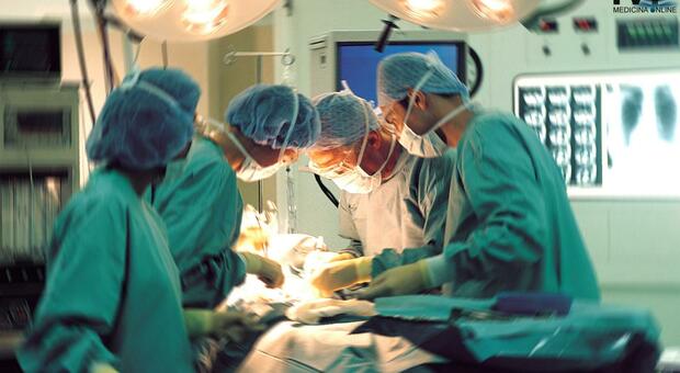 Cgil: «Ricoveri e interventi a pagamento».  L?Alpi prende tutto e scoppia la polemica