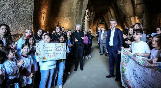  Il ritorno delle Fontanelle, corteo di giovani nel rione: «La Sanità volta pagina» 
