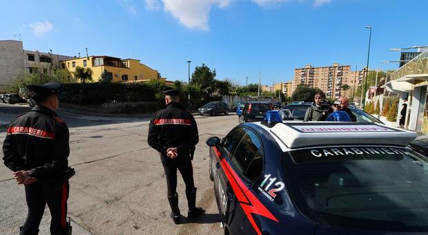  Ponticelli, rapina choc: 46enne accoltellato per difendere il padre 