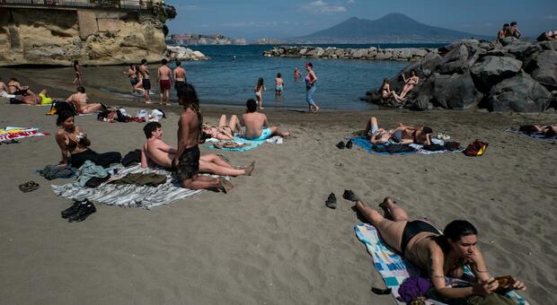 Posillipo, lidi off limits: concessioni in ritardo scatta la deregulation 