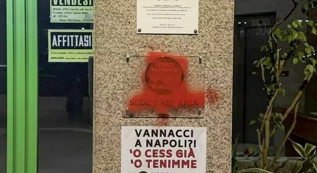  ?Vandalizzata a Napoli la targa della sede di Futuro Nazionale che si inaugura oggi 