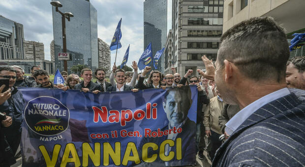  Vannacci al Centro direzionale: «Punto al Consiglio comunale» 