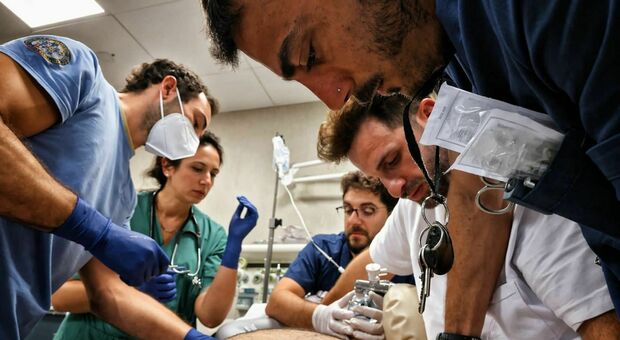 Napoli, al CTO dell'Azienda Ospedaliera dei Colli salvato 70enne con aneurisma grazie alla catena di ​emergenza-urgenza