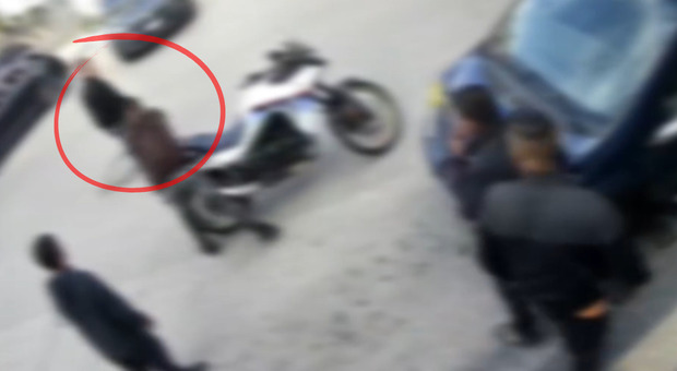 Spari tra Calvizzano e Mugnano: il responsabile dell'agguato &egrave; latitante