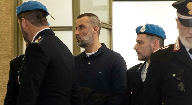 «Carmelo Cinturrino ha spogliato e picchiato un ragazzo in carrozzina»: le accuse di un testimone