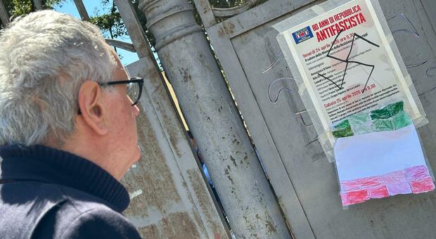  Portici, una svastica sull'ingresso dell'associazione partigiani 