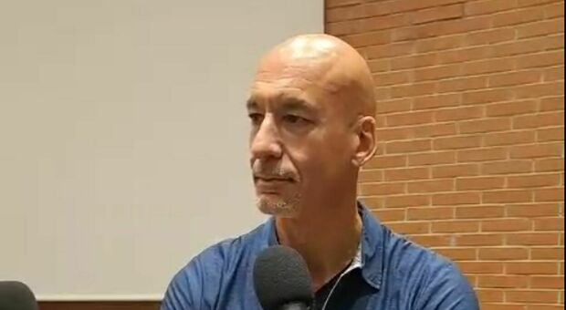  Napoli, Luca Parmitano incontra gli studenti della Federico II: «La Terra è il nostro unico pianeta, dobbiamo proteggerlo» 