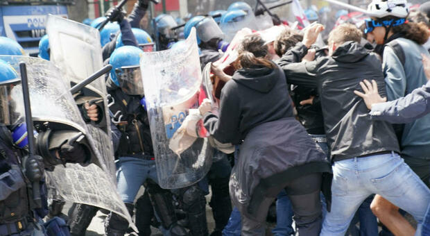 Primo maggio, Meloni: «Il lavoro si difende con misure concrete, non con propaganda». Cgil, Cisl e Uil in piazza