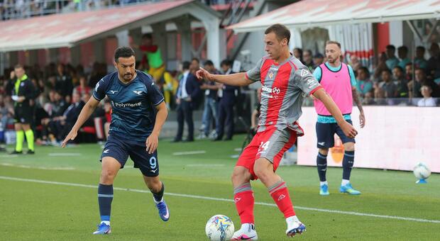 La Cremonese perde in casa con la Lazio, il Lecce resta a +4: il calendario e i calcoli per la salvezza