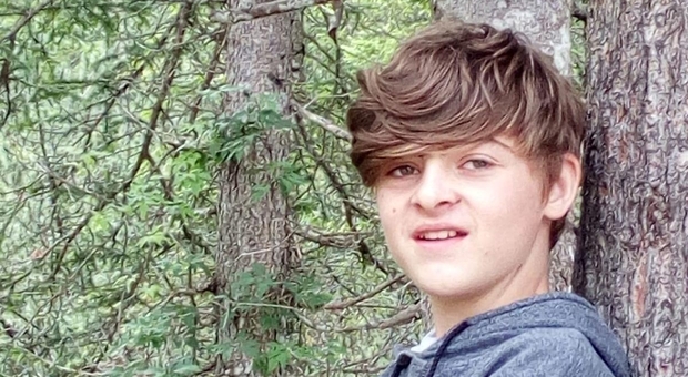 Francesco Gianello morto a 14 anni per un tumore al femore curato con l'argilla: la superperizia inguaia i genitori, cos'è il metodo Hamer