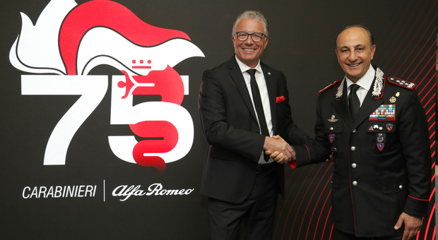 https://statics.cedscdn.it/photos/MED/2026/05/06/9514831_06085556_s.ficiliceoalfaromeos.luongocomandantegeneraledellarmadeicarabinieri.jpg