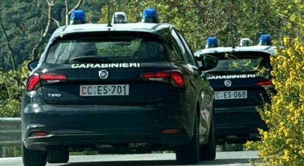 Corridonia, genitori coraggio: trovano droga in casa del figlio e la portano subito ai carabinieri