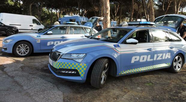Dodici minorenni in un night club con quattro prostitute, arrestato il titolare: confiscati contanti e stupefacenti