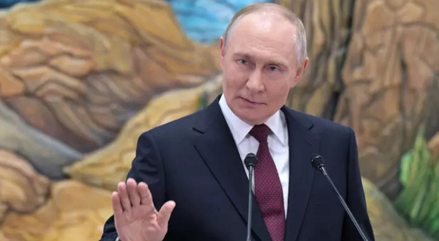 https://statics.cedscdn.it/photos/MED/2026/05/10/9522159_10095958_putin_ucraina.jpg