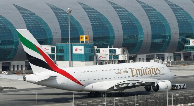 https://statics.cedscdn.it/photos/MED/2026/05/10/9523255_10102610_emirates.jpg