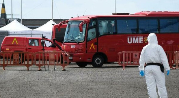 Hantavirus, prelievi del sangue sul passeggero in isolamento a Padova