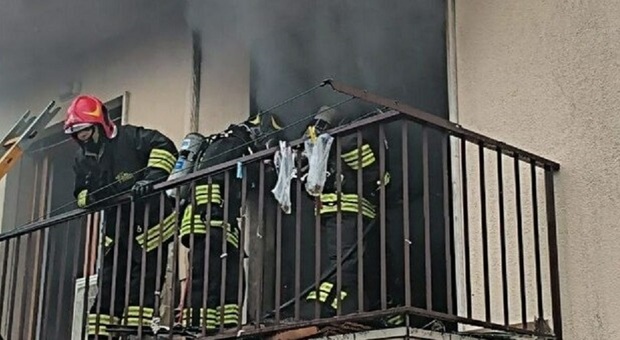 https://statics.cedscdn.it/photos/MED/2026/05/12/9527402_12140038_incendio_morto.jpg