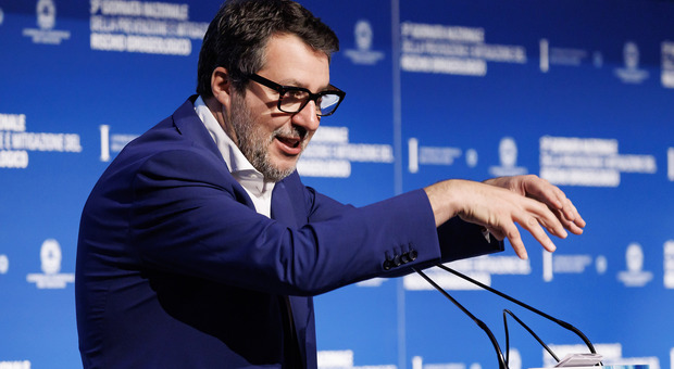 https://statics.cedscdn.it/photos/MED/2026/05/12/9527793_12192424_matteo_salvini.jpg