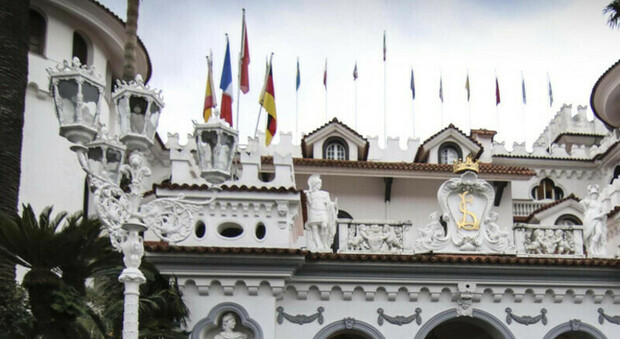Castello delle Cerimonie, autorizzazioni revocate a La Sonrisa: i gestori rilanciano la sfida legale