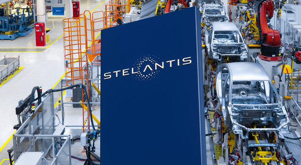 https://statics.cedscdn.it/photos/MED/2026/05/15/9533771_15101303_stellantis_serbia.jpg