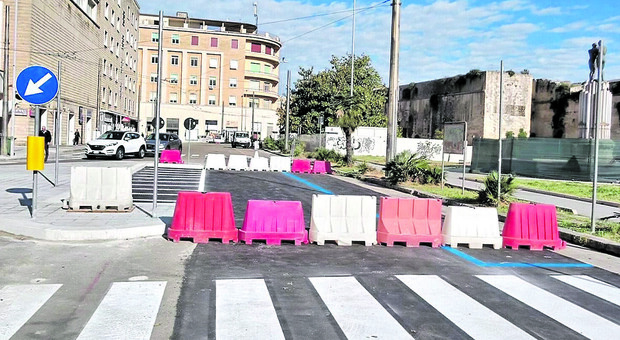 Lecce, chiude via XXV Luglio per i lavori del basolato: scatta la rivoluzione del traffico. La mappa della nuova viabilità e i cambi delle linee bus Sgm